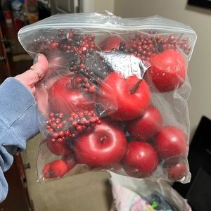 Bag of 25 faux apples and berries Floral wreath